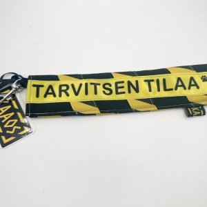 Tarvitsen tilaa -hihnaputki tekstillä
